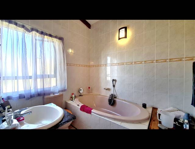 3 BEDROOM FREEHOLD FOR SALE IN KELSO